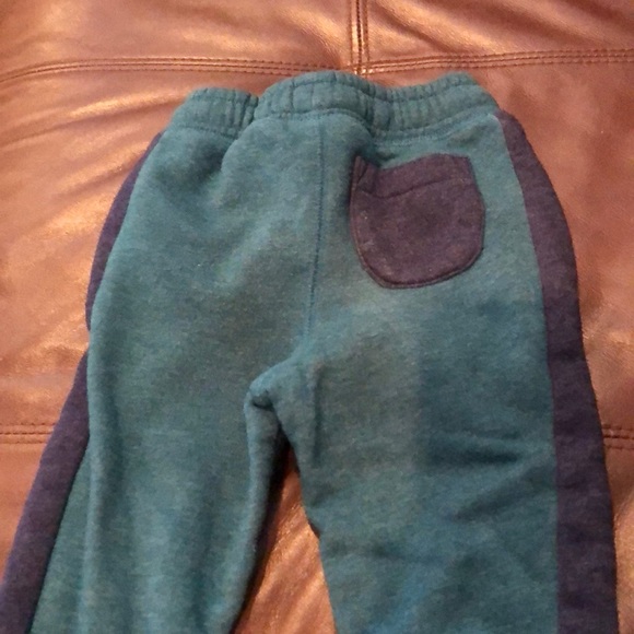 Toddlers Joggers and Hoodie - Picture 5 of 7